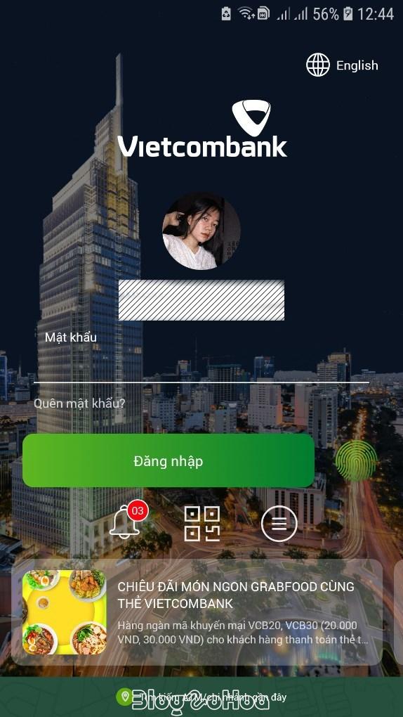 Mở ứng dụng Vietcombank trên điện thoại. Mở ứng dụng Vietcombank trên điện thoại.