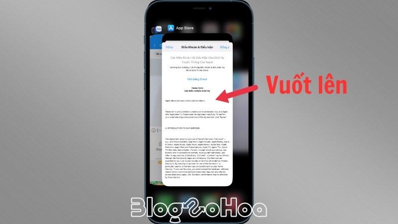 Dùng tay vuốt lên từ cạnh phía dưới màn hình lên trên để tắt ứng dụng